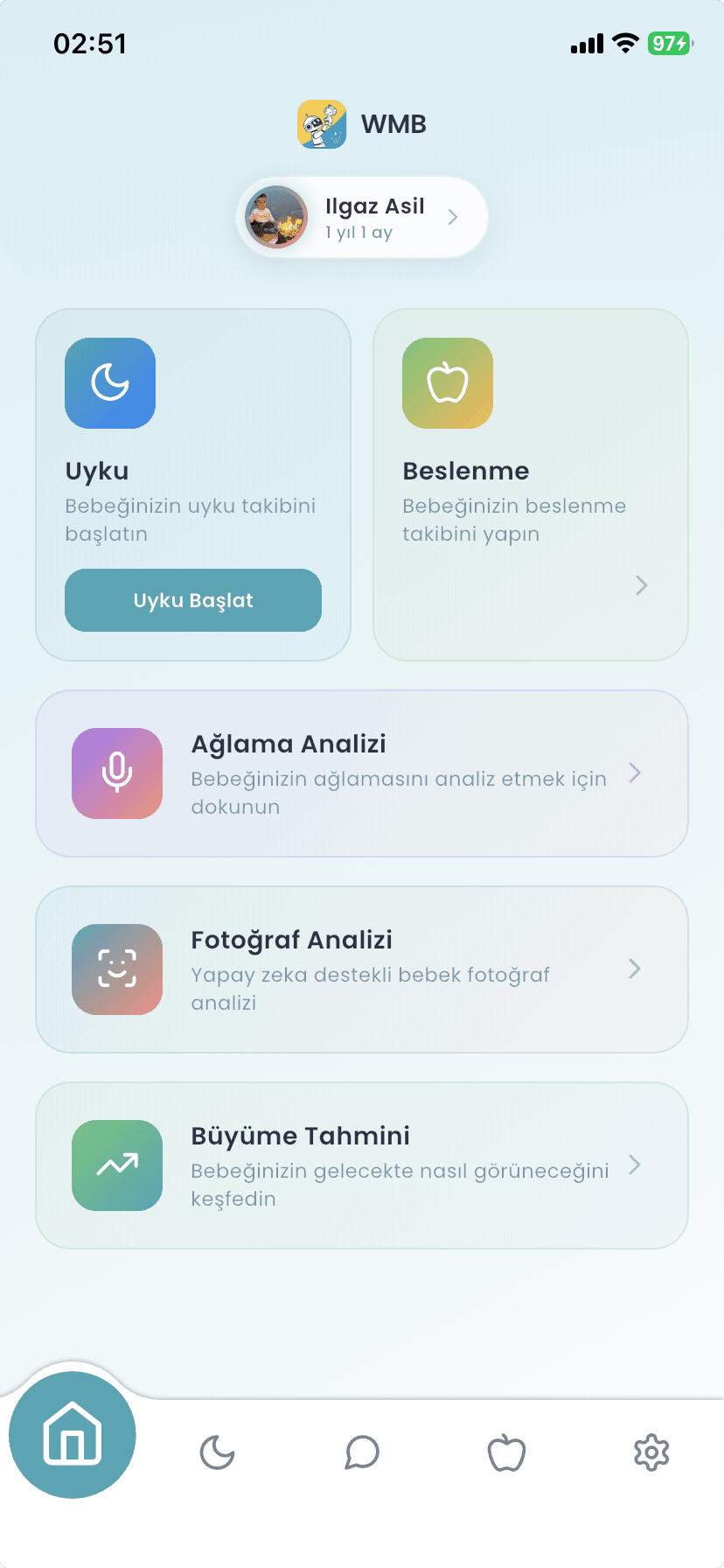 Watch My Baby app — dashboard with sleep, nutrition, cry analysis, and growth tools